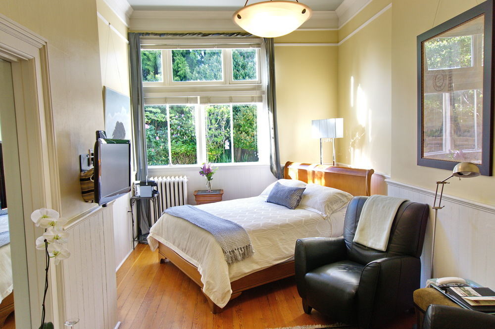 Fairholme Manor Inn Victoria Exterior foto